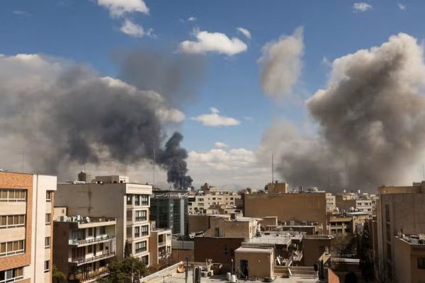 EUA confirmam morte de três militares em ação militar contra o Irã; democratas reagem a Trump