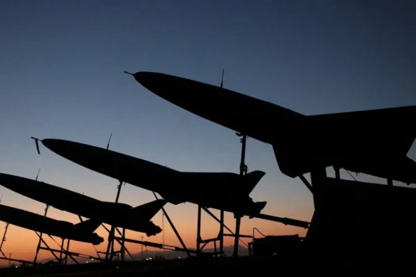 Rússia envia drones e ajuda humanitária ao Irã, diz Financial Times