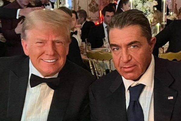 Amigo de Trump solicita ajuda ao ICE para deportar ex-mulher brasileira