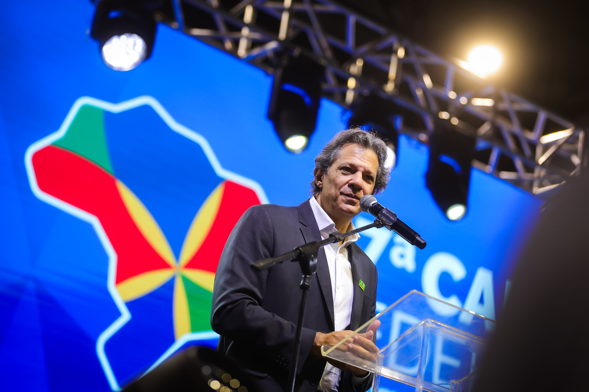 O ministro da Fazenda, Fernando Haddad (PT), falando, sério