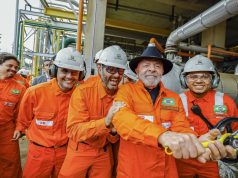 Presidente da República, Luiz Inácio Lula da Silva, durante visita às instalações da Regap, no Distrito Industrial Paulo Camilo Sul. Betim