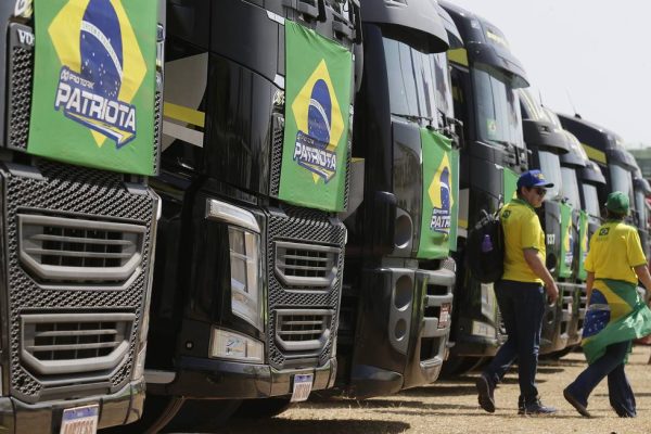 O que se sabe sobre a ameaça de greve de caminhoneiros bolsonaristas