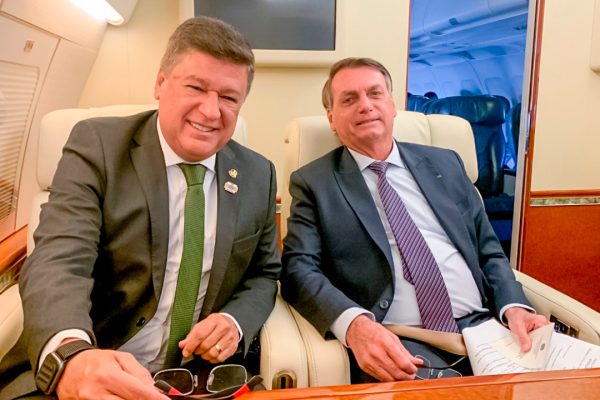 Dino manda presidente da CPI do INSS explicar envio de R$ 3,6 milhões à Lagoinha