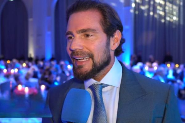 Quem bancava as noitadas milionárias e semanais de Vorcaro em um bar de SP?