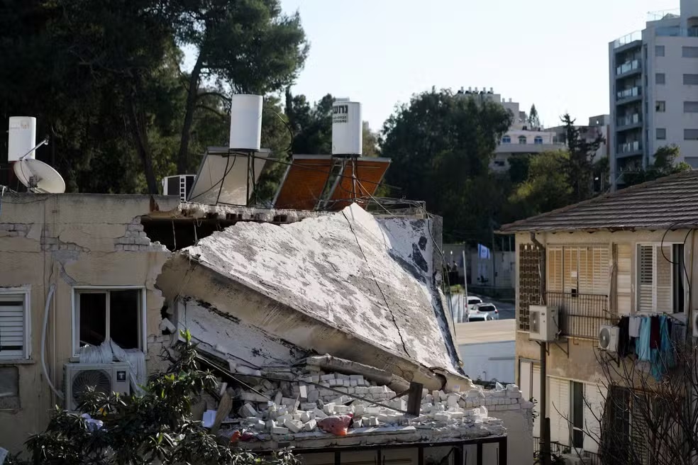 Destruição no Irã após ataques - REUTERS/Ronen Zvulun