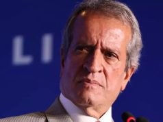 O presidente do PL, Valdemar Costa Neto, em close, sério