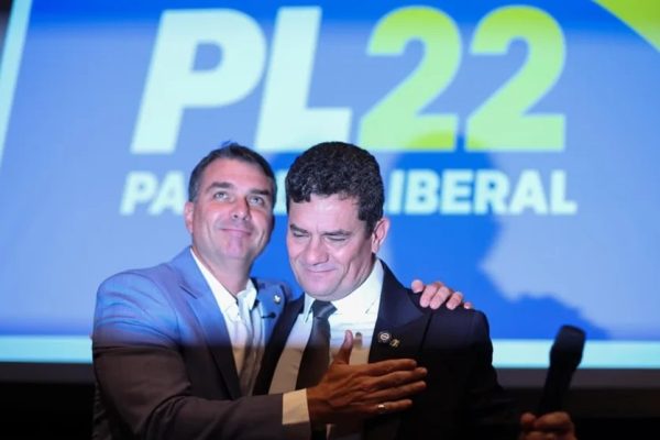 Moro causa divisão no PL e 48 prefeitos deixam o partido