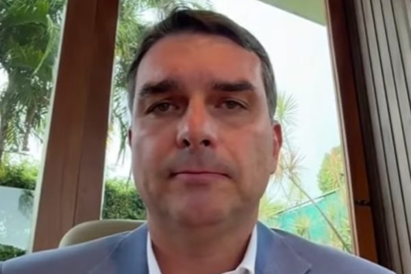 Flávio diz que doação de Vorcaro à campanha de Bolsonaro “não tem nada a ver” com o Banco Master