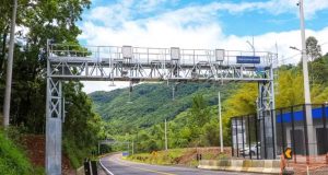 Pórtico do sistema de pedágio free flow - Gustavo Mansur/Governo do estado