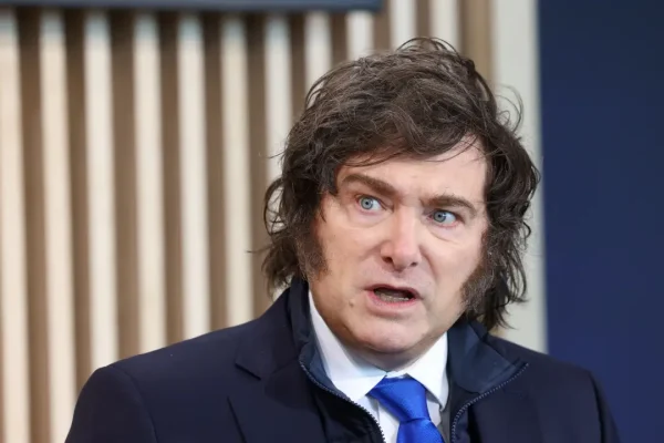 Justiça barra parte da reforma trabalhista de Milei; entenda o que muda