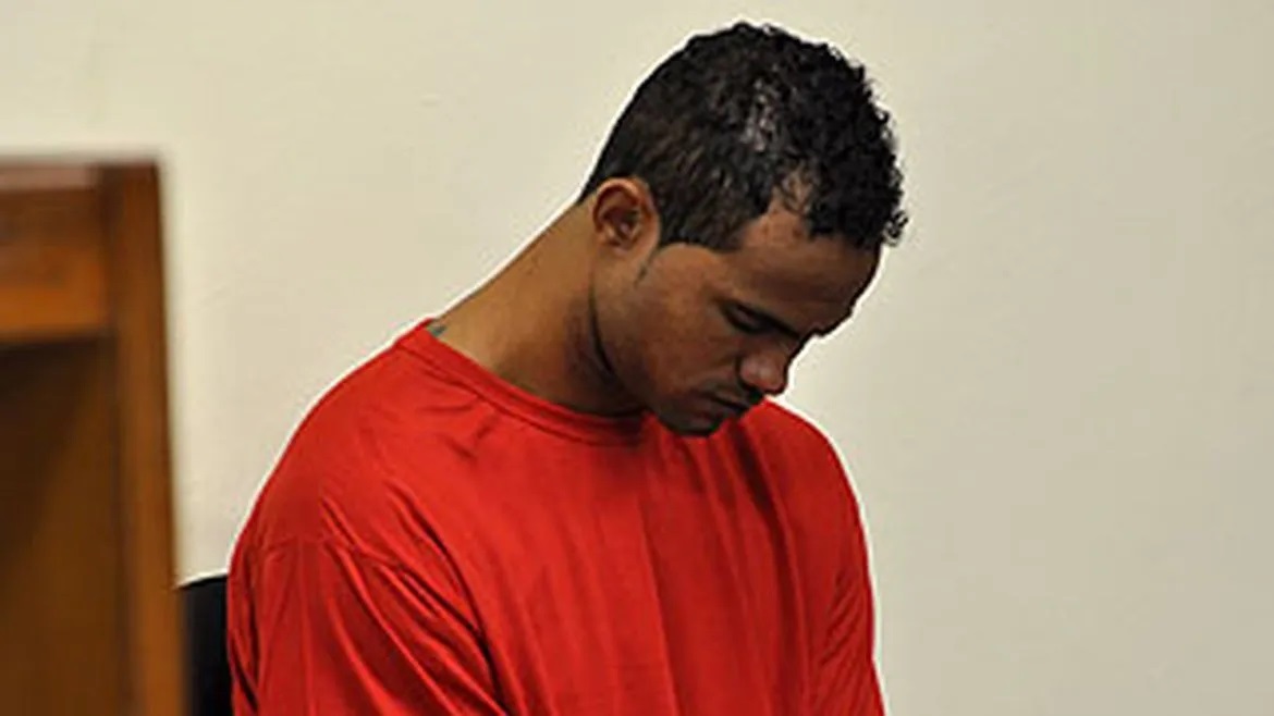 O ex-goleiro Bruno Fernandes das Dores de Souza, de cabeça baixa