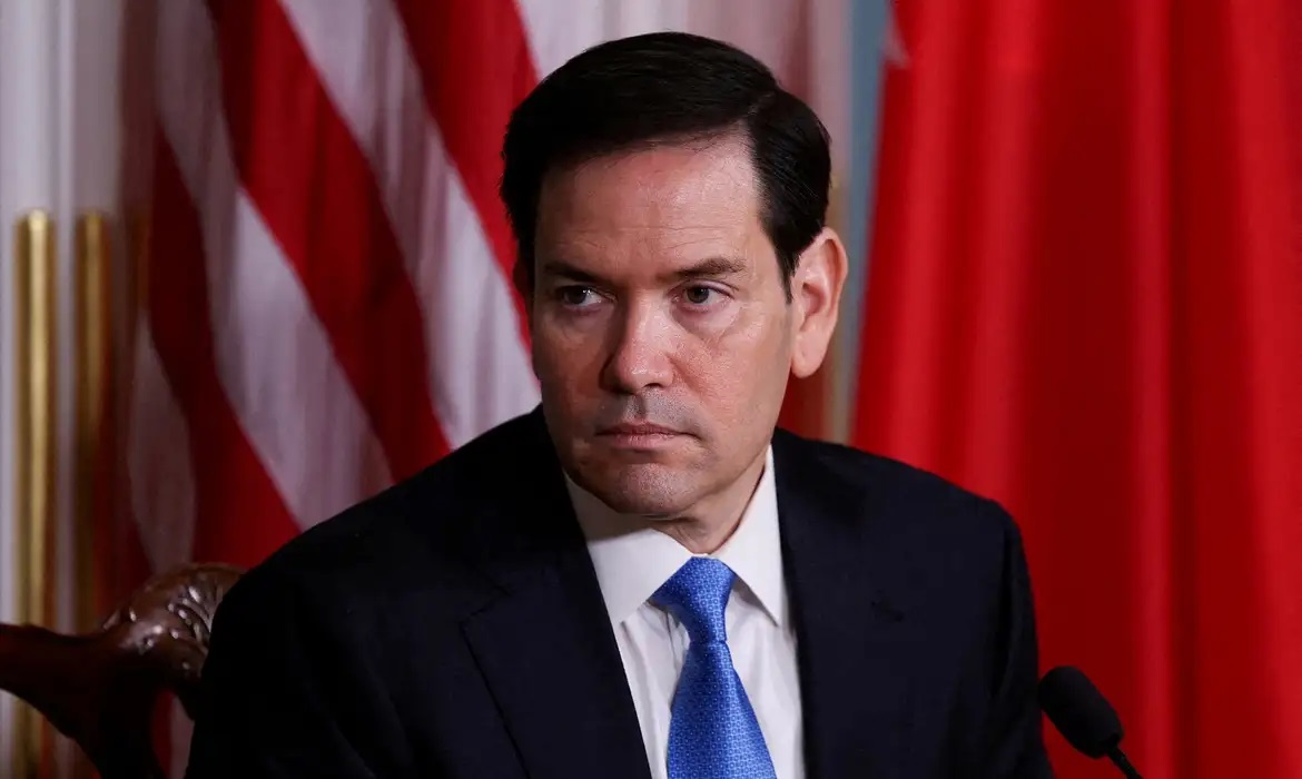 O secretário de Estado americano, Marco Rubio, sério