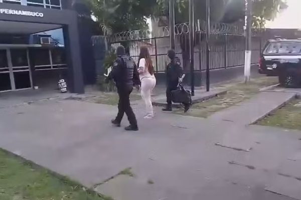 Influenciadora é presa após fingir sequestro para ganhar engajamento