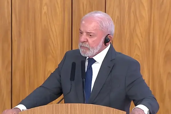 VÍDEO – Lula alerta: “Qualquer dia alguém invade a gente” ao tratar da defesa do país