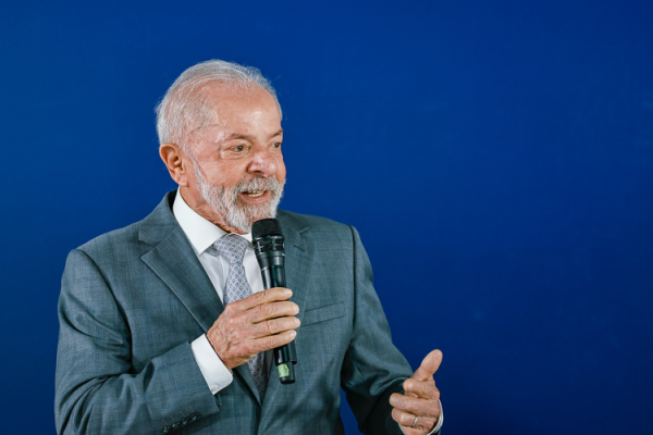 Datatempo: Lula lidera em MG em todos os cenários de 1º e 2º turno