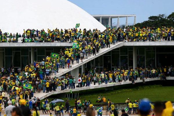 Bolsonarista foragido do 8/1 usou fake news para obter refúgio na Argentina