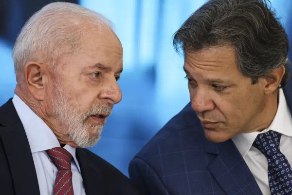 Entenda como funcionam as medidas do governo para conter alta do diesel