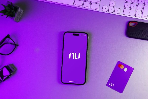 Nubank: Justiça ordena desbloqueio de valores após bloqueios sem aviso prévio
