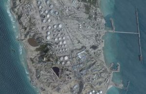 Imagem de satélite mostra terminal de petróleo na Ilha de Kharg, em fevereiro de 2026 - Planet Labs PBC/Handout via REUTERS