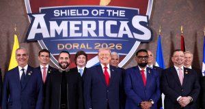 O presidente dos Estados Unidos, Donald Trump, com outros líderes em evento na Flórida