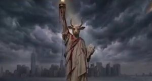 Estátua da Liberdade com cabeça de demônio