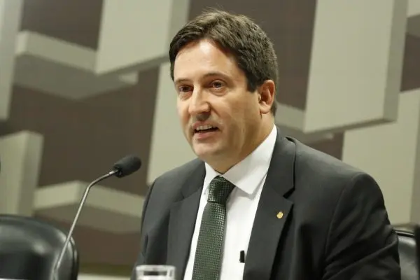 Quem é o ex-dirigente do Banco Central que atuava como "empregado" de Vorcaro