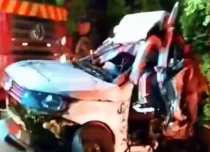 Caminhão bate em carro e mata pai, mãe e filhos de 2 e 6 anos