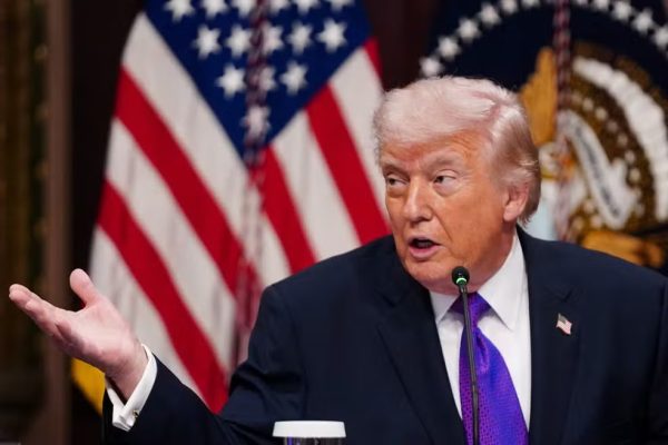 Trump admite que não se importa se próximo líder do Irã será democrático