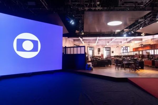 Comentarista da Globo é internado às pressas e sofre ataque cardíaco