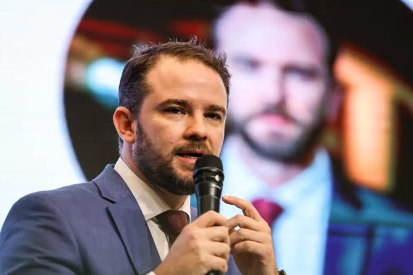 A nova proposta do governo para aliviar o endividamento das famílias