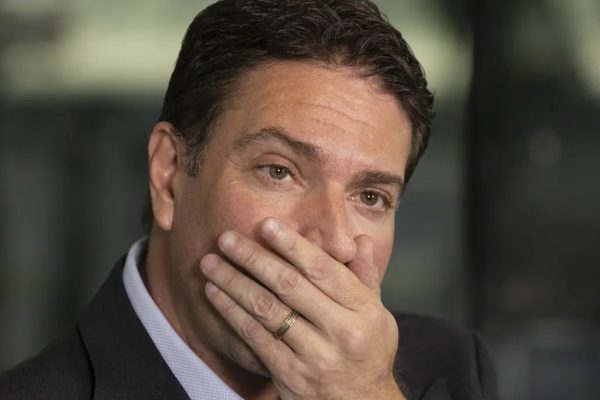 Ramagem usou documentos falsos e ajuda de aliados nos EUA, diz PF