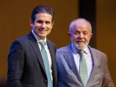 Hugo Motta prometeu que vai adiantar tramitação do projeto pelo fim da escala 6x1