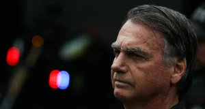 Bolsonaro tem a necessidade de nova cirurgia, de acordo com seu médico