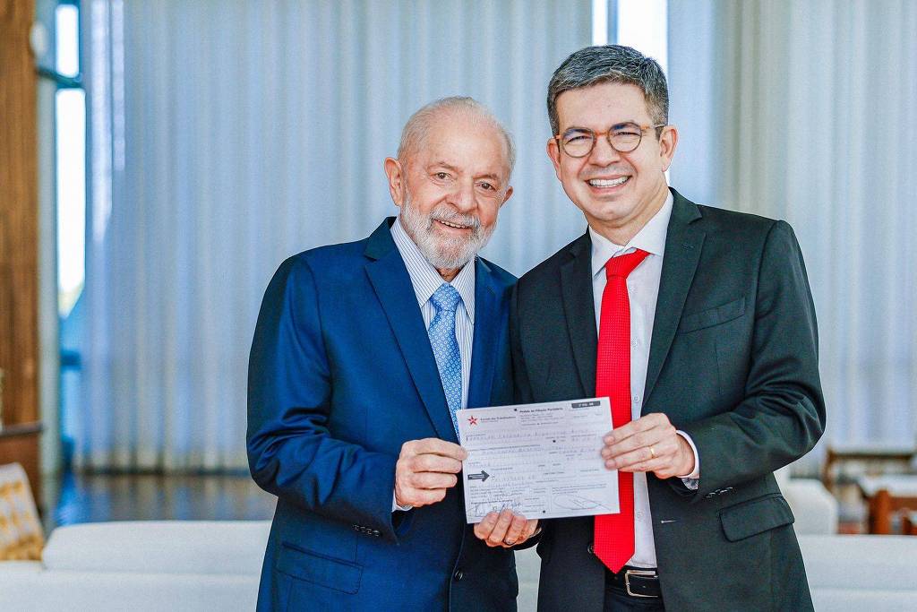 Randolfe Rodrigues busca articular votação única e evitar desmembramento do veto