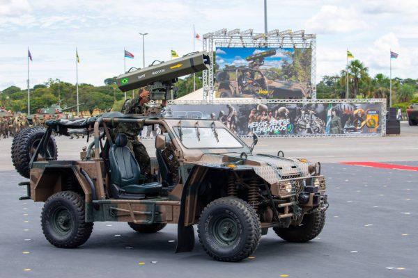 Exército transferiu R$ 39 milhões ao Banco Master em consignados, aponta relatório