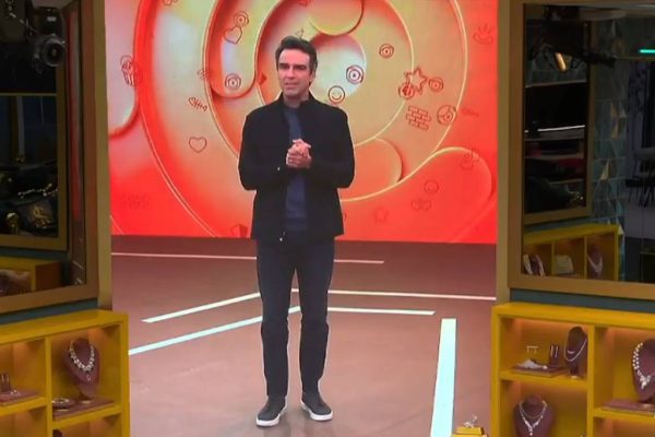 VÍDEO: Tadeu quebra protocolo da Globo para consolar Ana Paula e revela morte de Oscar