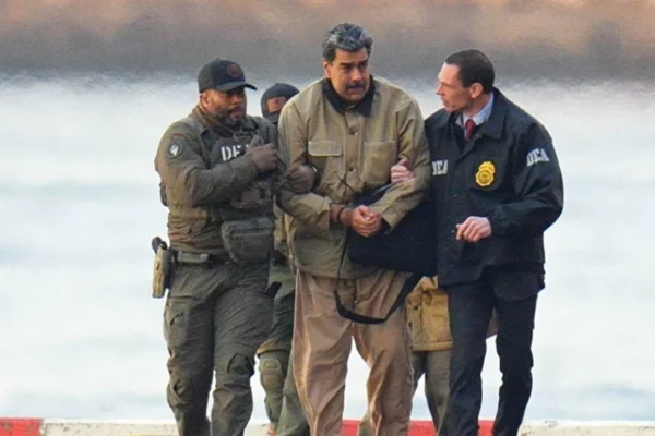 Soldado dos EUA é preso após ganhar US$ 400 mil com aposta sobre prisão de Maduro