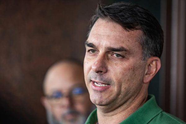 Por que Flávio Bolsonaro corre risco de ficar inelegível