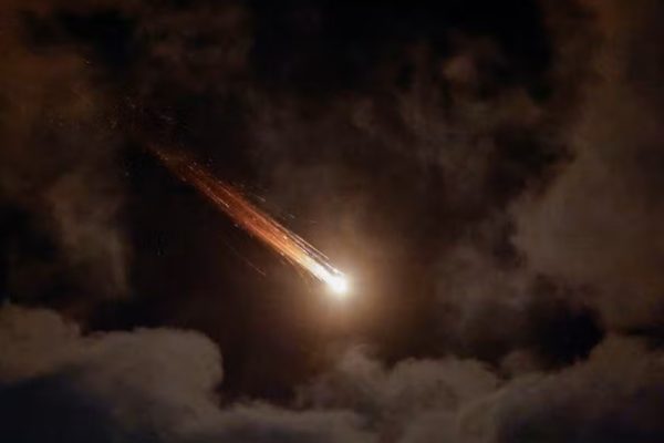 Após ultimato de Trump, vizinhos acusam Irã de ataques com mísseis e drones