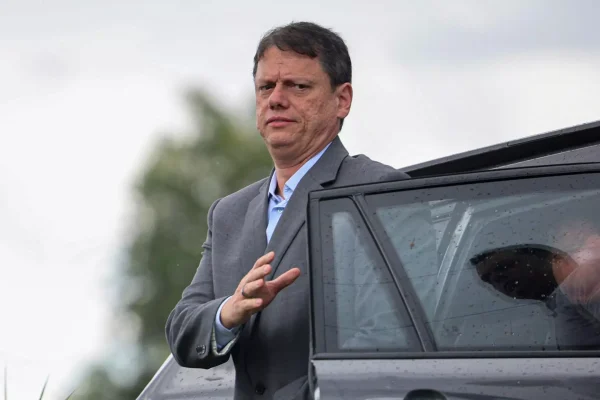 Tarcísio retarda entrega de pedágio free flow em 8 rodovias de SP