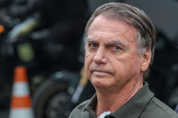 O novo pedido de Bolsonaro ao STF por cirurgia após "dores persistentes"
