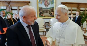 Lula citou o Papa Leão XIV em evento realizado em Barcelona, na Espanha.