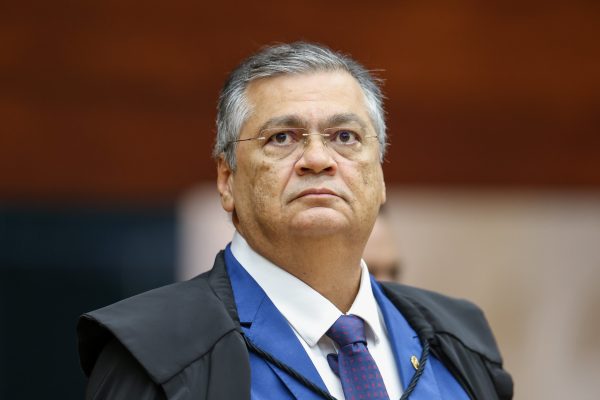 O ministro Flávio Dino tem suas questões diante Jorge Messias no STF