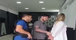 Advogada é presa em escritório após desacato contra delegado