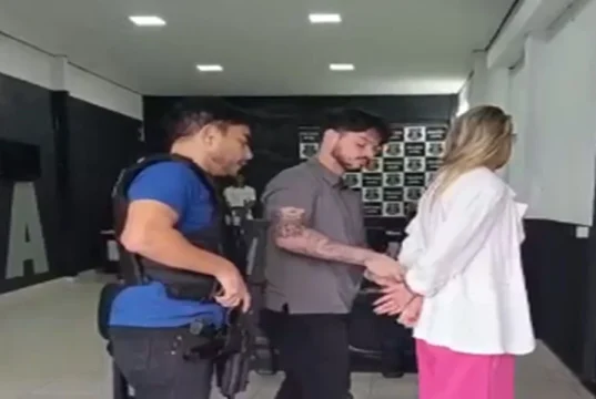 Advogada é presa em escritório após desacato contra delegado