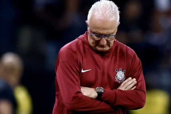 O técnico escolhido pelo Corinthians para substituir Dorival Júnior