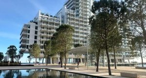 edifício “Le Renzo”, dentro do distrito de Mareterra