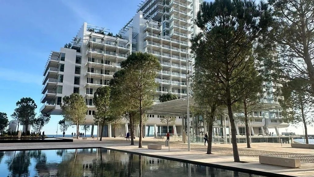 edifício “Le Renzo”, dentro do distrito de Mareterra