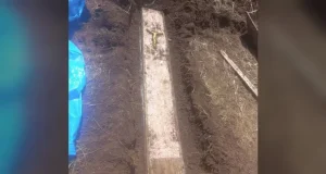 Caixão encontrado em quintal de morador de Três Barras