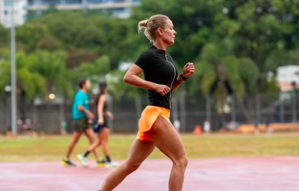 Nadadora brasileira morre durante prova de Ironman no Texas